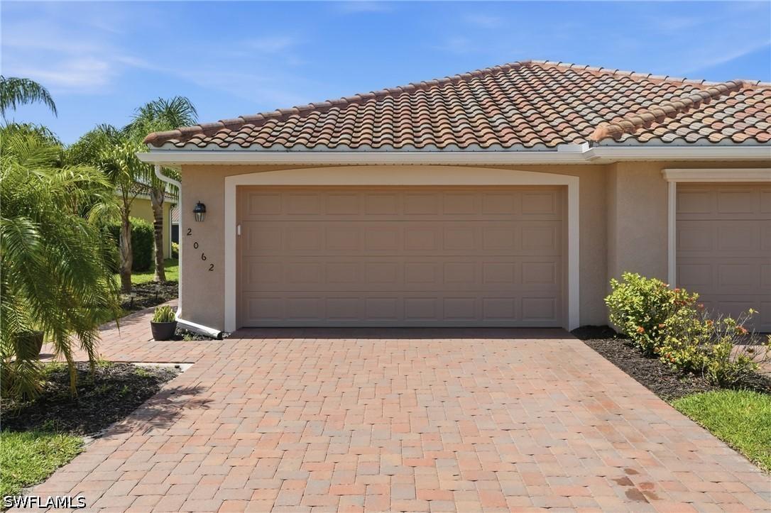 2062 Tamarron Ln., Naples, FL 34120
