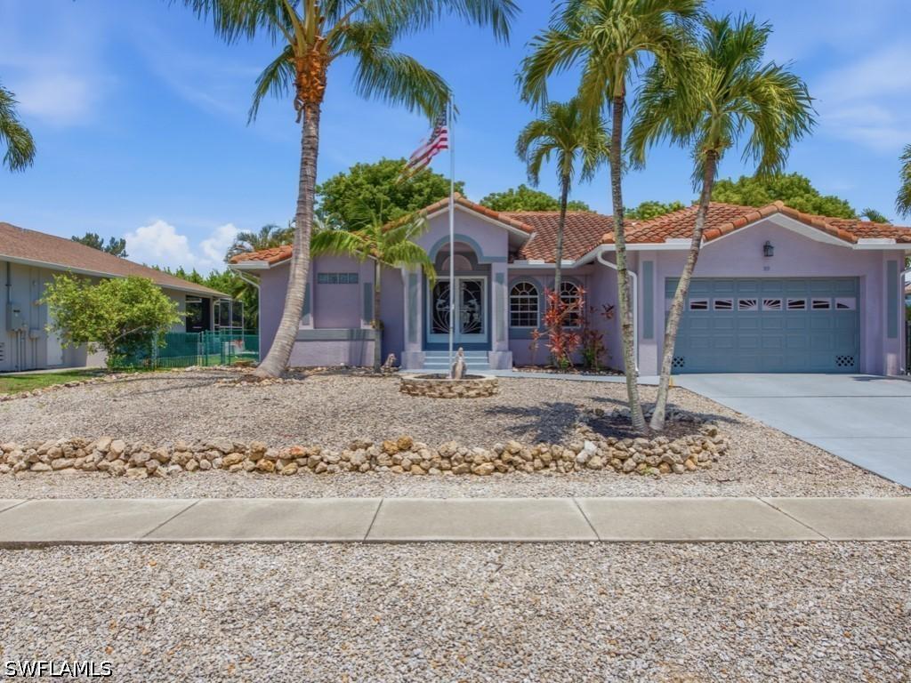 211 S Bahama Ave., Marco Island, FL 34145