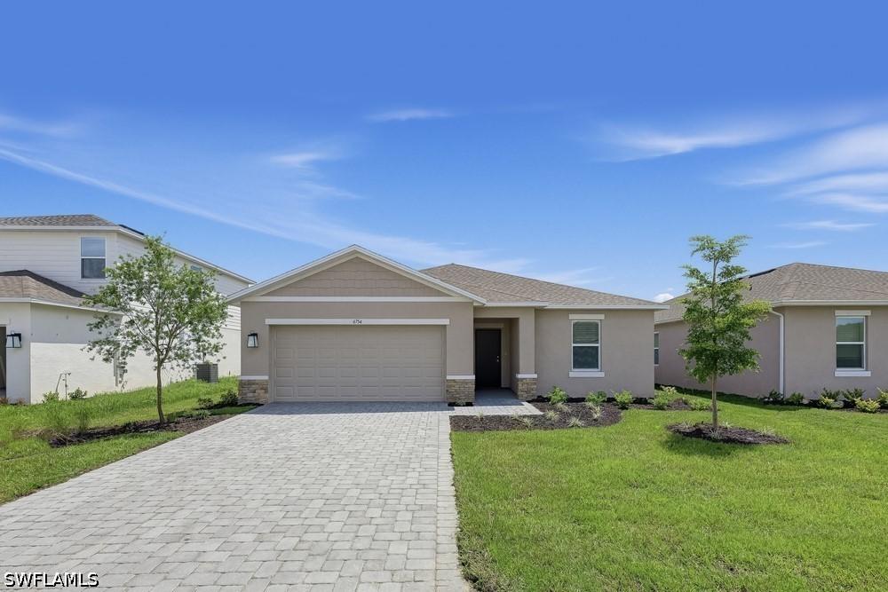 6754 Equinox Ln., North Fort Myers, FL 33917