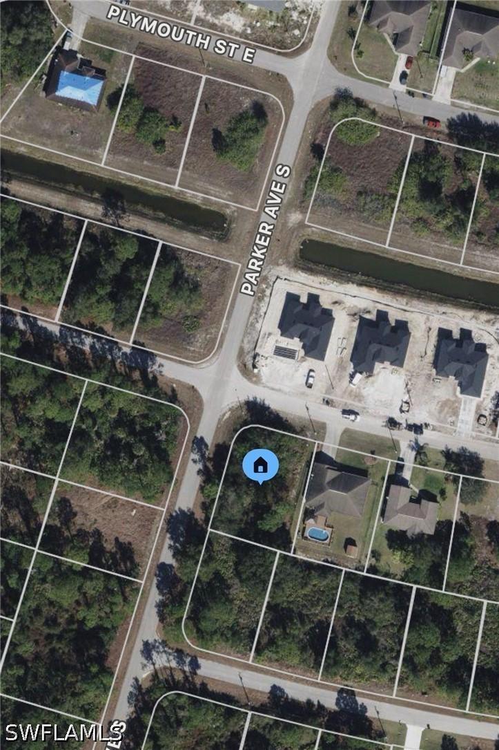 1020 Pilgrim St., Lehigh Acres, FL 33974