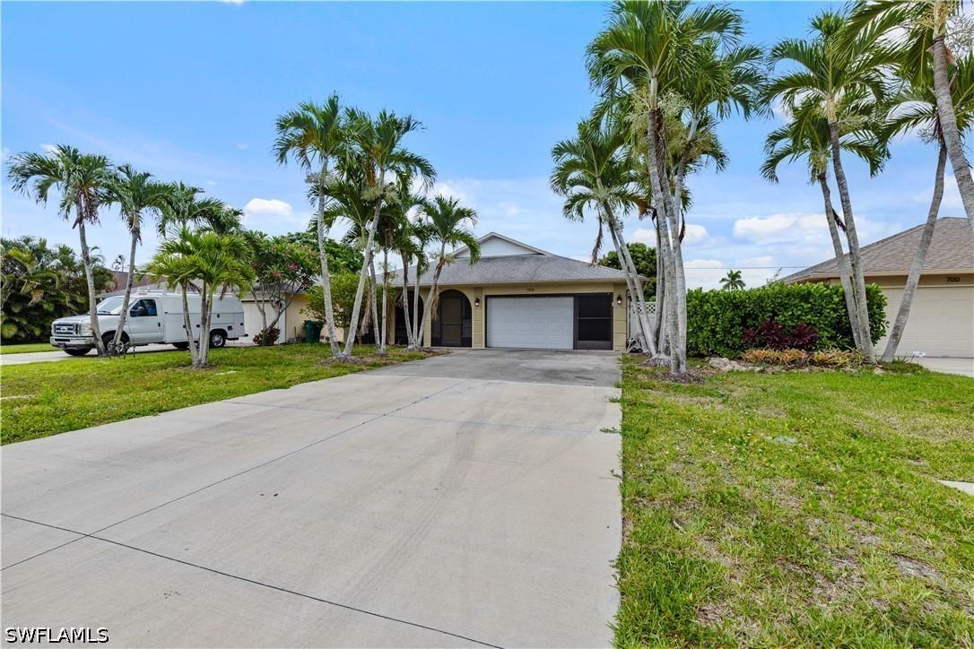 704 106th Ave., Naples, FL 34108