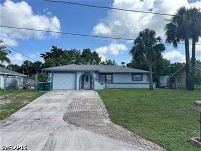 4865 22nd Ave., Naples, FL 34116