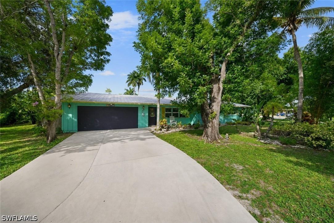 8700 Exeter St., Fort Myers, FL 33907