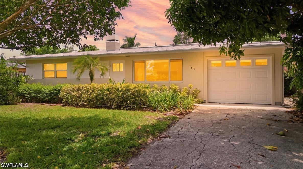 1316 Rordon Ave., Naples, FL 34103
