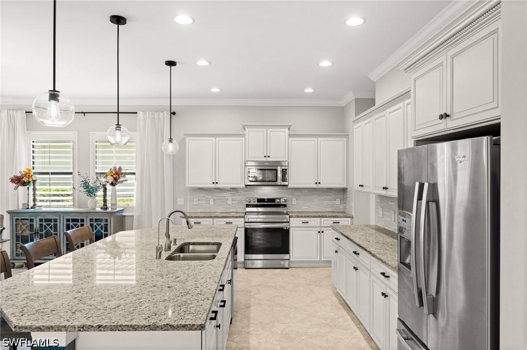 4115 Raffia Dr., Naples, FL 34119