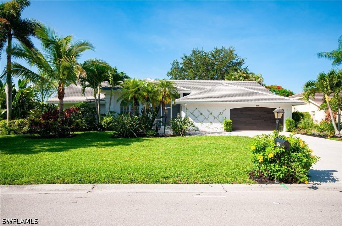 559 Henley Dr., Naples, FL 34104
