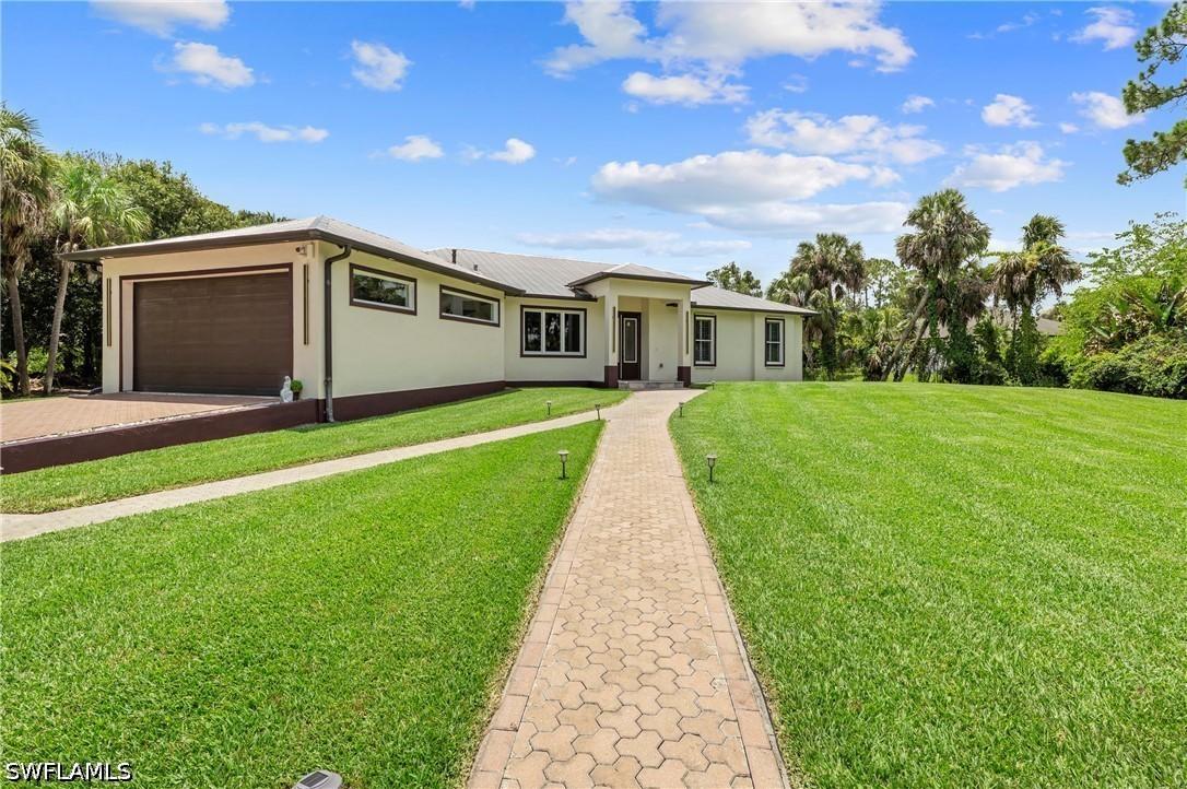 556 6th St., Naples, FL 34117