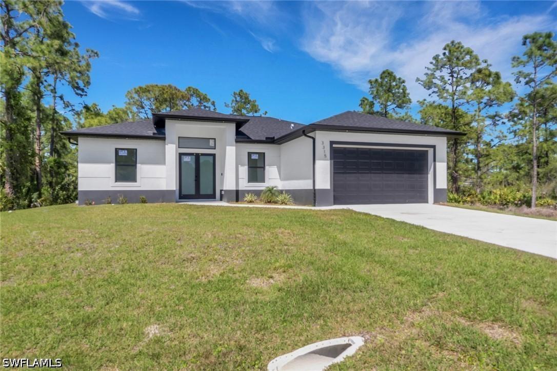 746 Colyer St., Lehigh Acres, FL 33974
