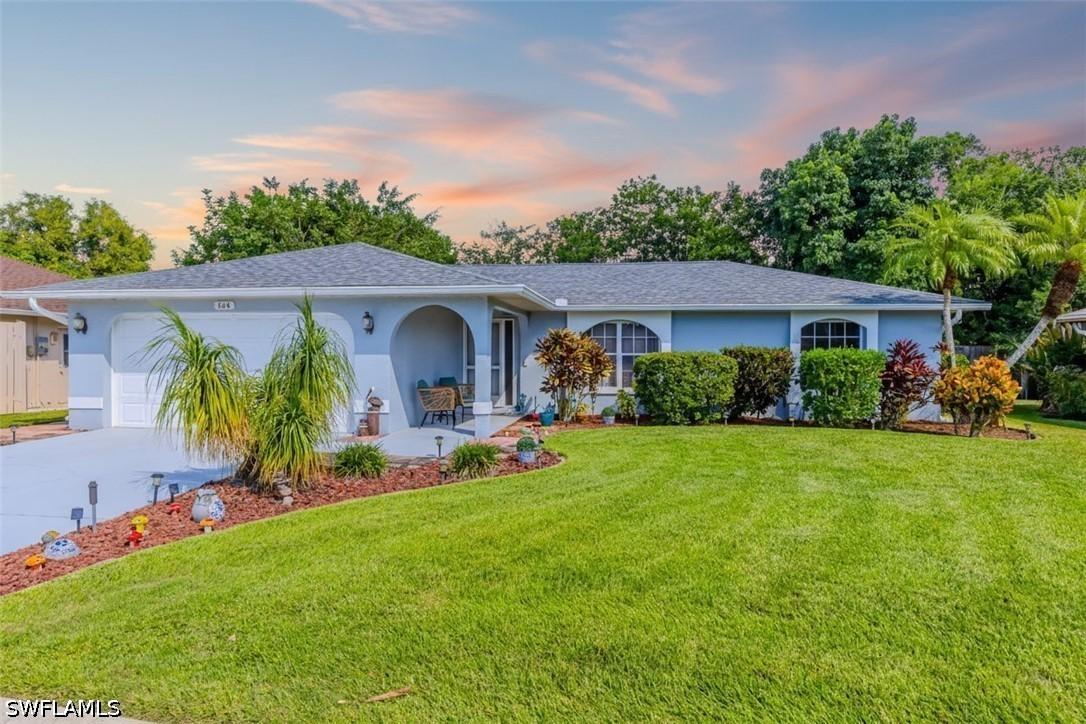 124 Versailles Cir., Naples, FL 34112