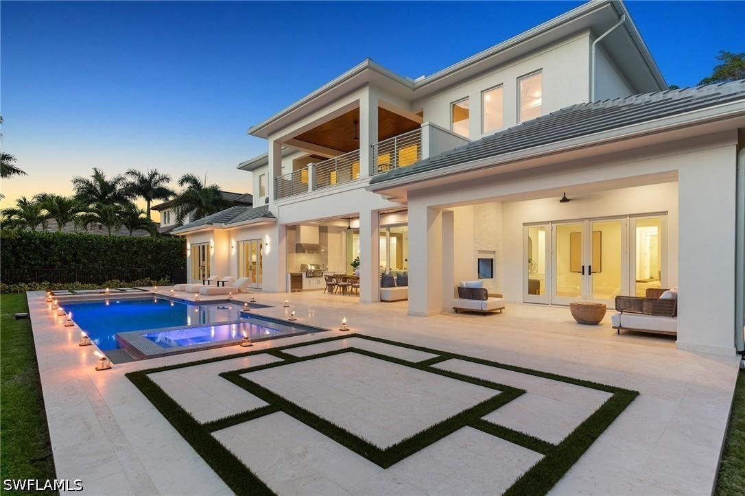1985 Crayton Rd., Naples, FL 34102