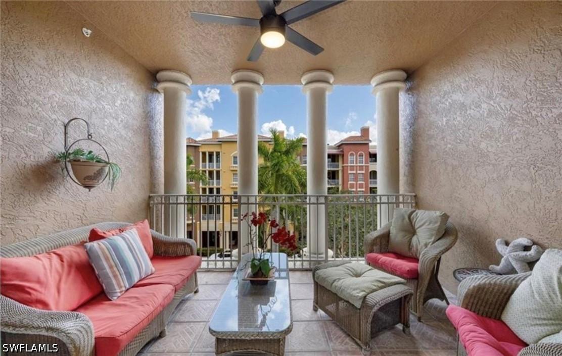410 Bayfront Pl. #2405, Naples, FL 34102