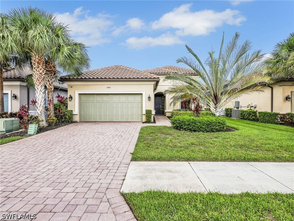 8451 Palacio Ter., Naples, FL 34114