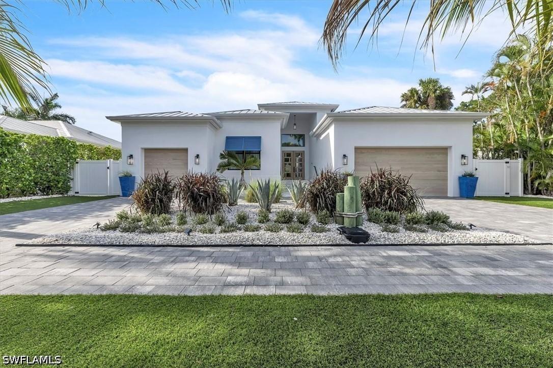 1187 22nd Ave., Naples, FL 34103