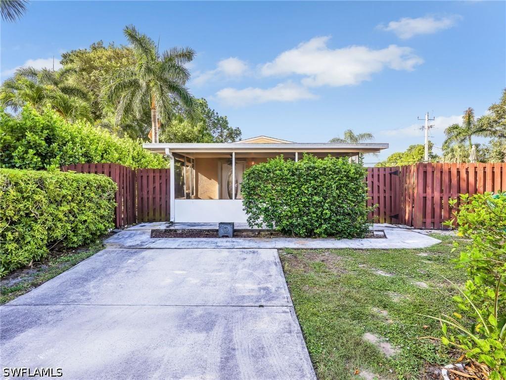 800 102nd Ave., Naples, FL 34108
