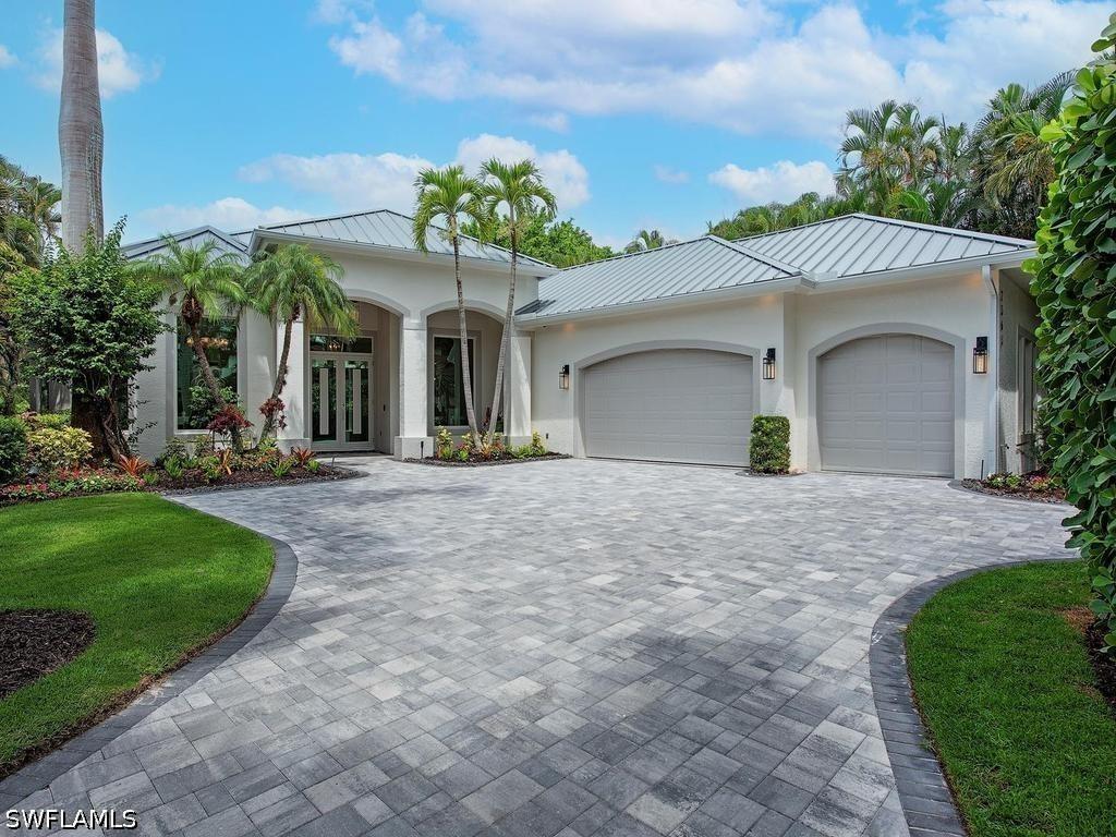 2363 Crayton Rd., Naples, FL 34103
