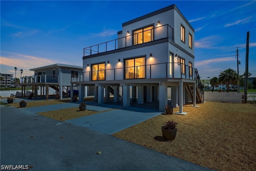 71 Mango St., Fort Myers Beach, FL 33931