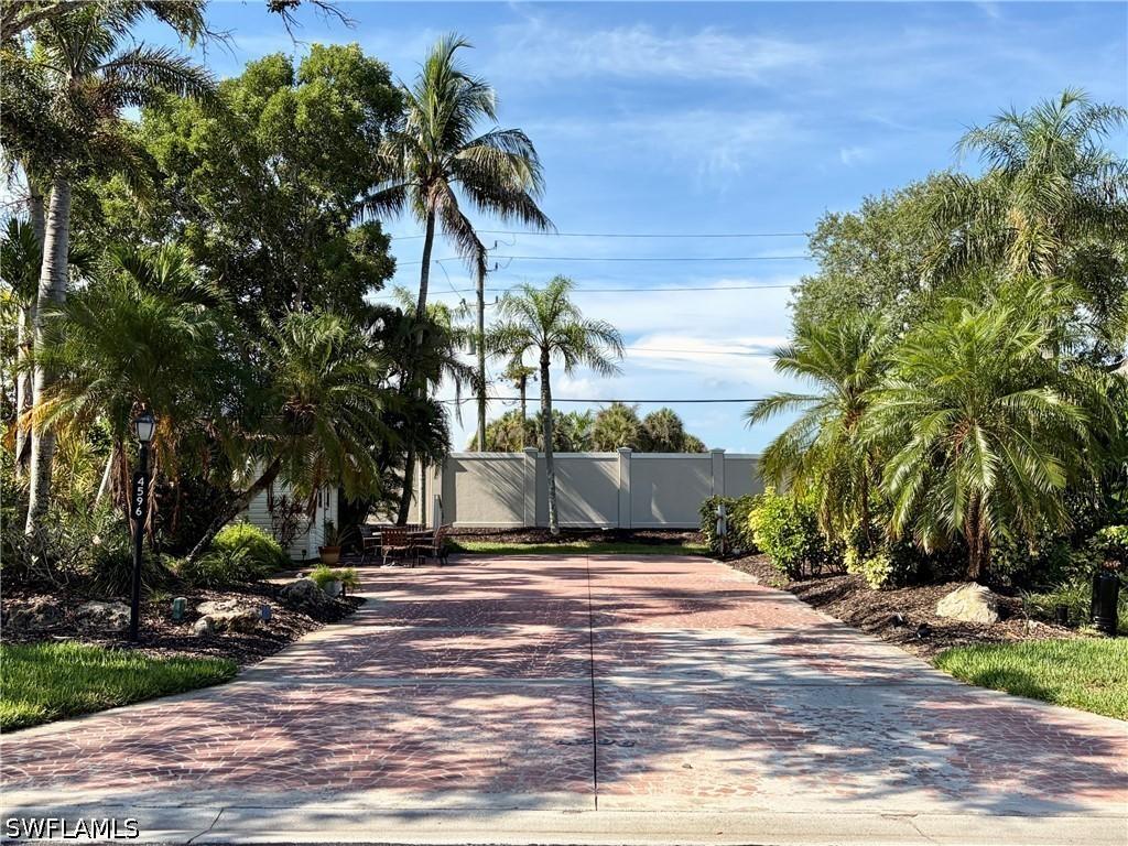 4596 Southern Breeze Dr., Naples, FL 34114