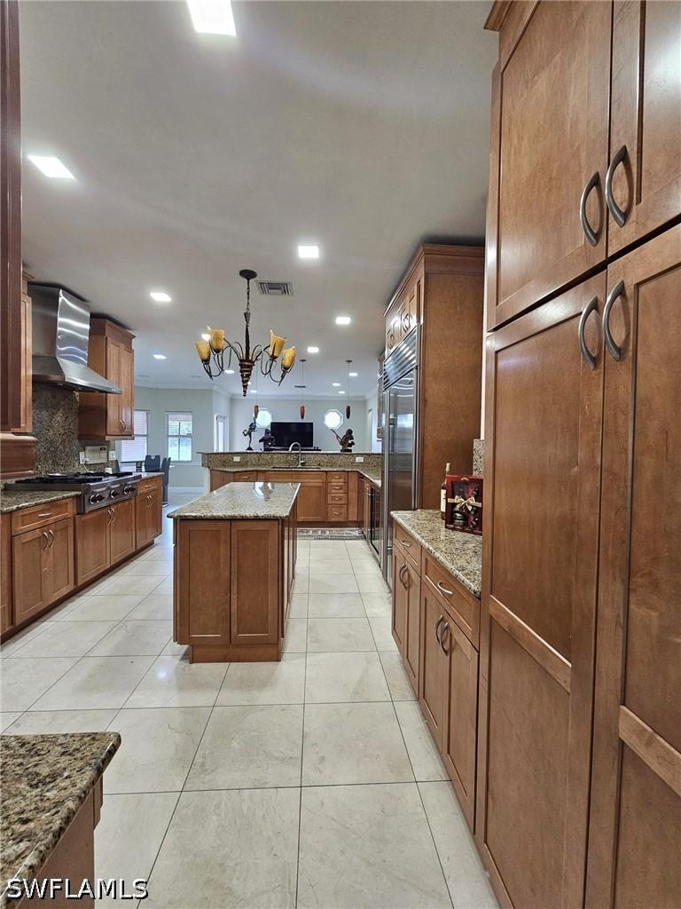 41 33rd Ave., Naples, FL 34120