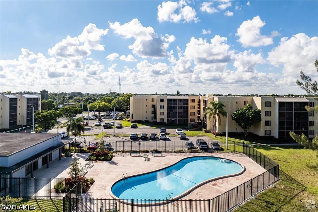 2831 Somerset Dr. #B109, Lauderdale Lakes, FL 33341