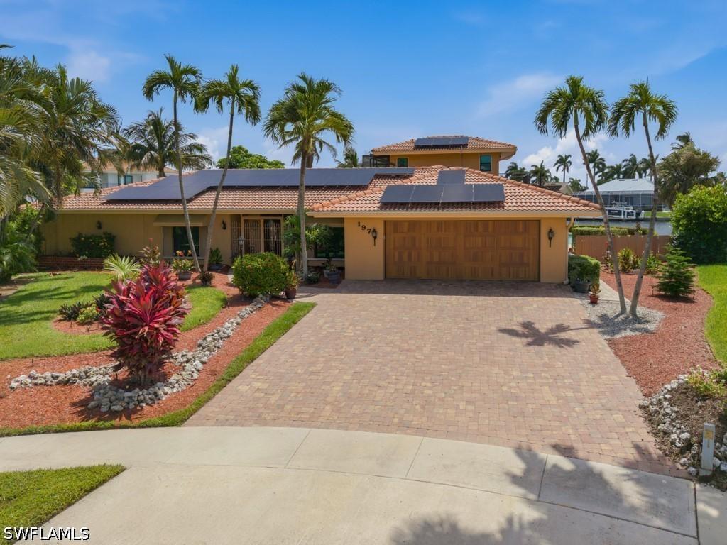 197 Gulfport Ct., Marco Island, FL 34145