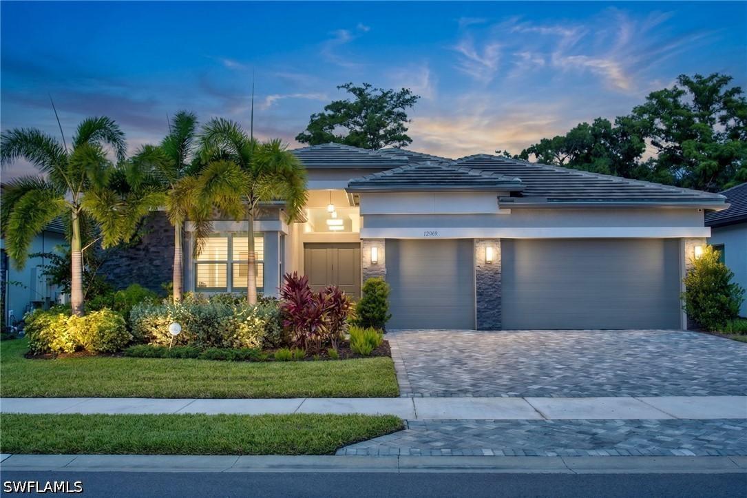 12069 Mimosa St., Naples, FL 34120