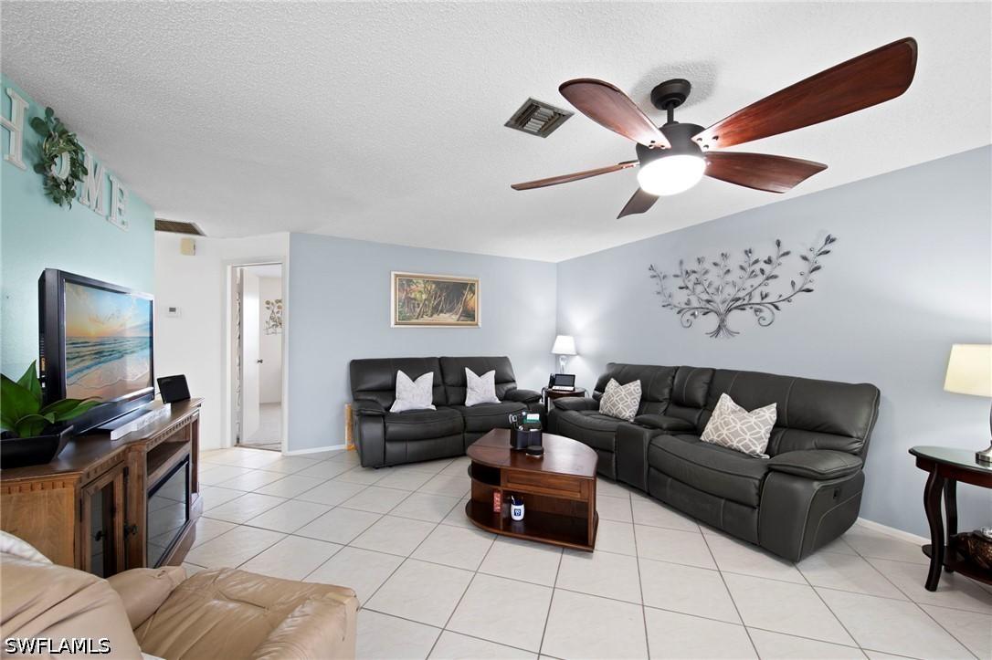 4706 SE 4th Pl. #15, Cape Coral, FL 33904