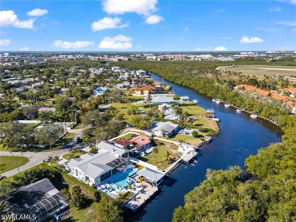 2295 Harbor Rd., Naples, FL 34104