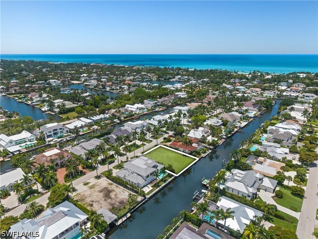 555 17th Ave., Naples, FL 34102