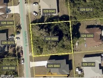 719 Ivan Ave., Lehigh Acres, FL 33973
