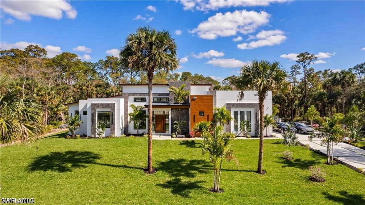 390 3rd St., Naples, FL 34120