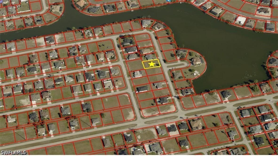 824 NW 19th Pl., Cape Coral, FL 33993