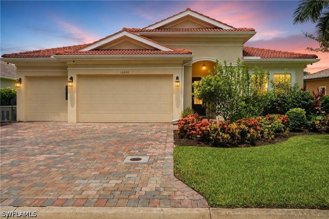 10240 Avonleigh Dr., Bonita Springs, FL 34135