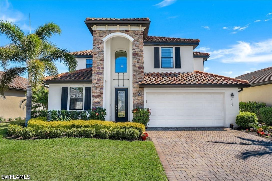 9250 Shadow Oak Ln., Naples, FL 34120