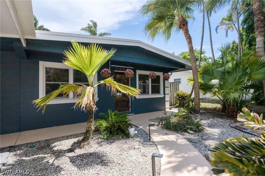 1248 Frank Whiteman Blvd., Naples, FL 34103