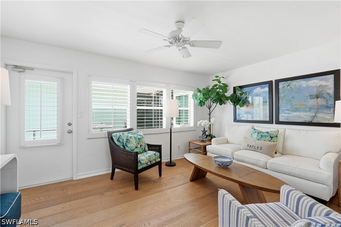 285 8th Ave., Naples, FL 34102