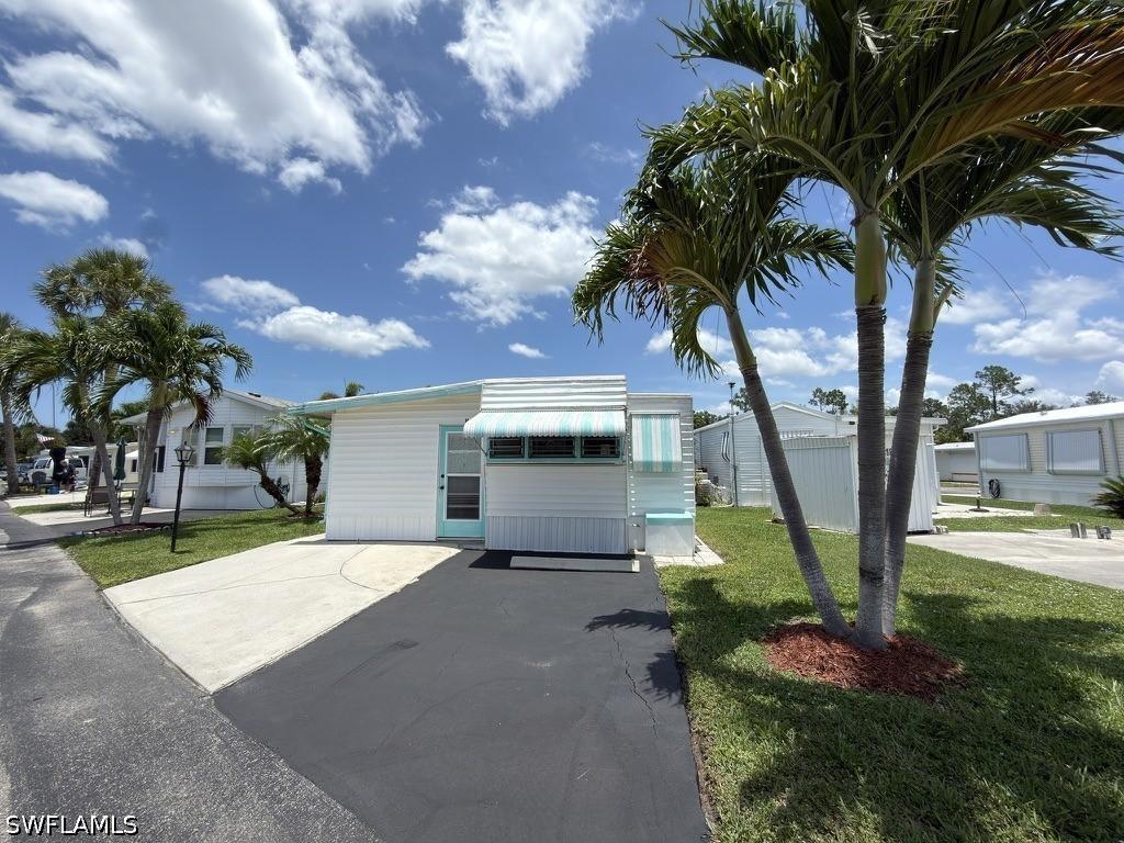 16 Jade Dr., Naples, FL 34114