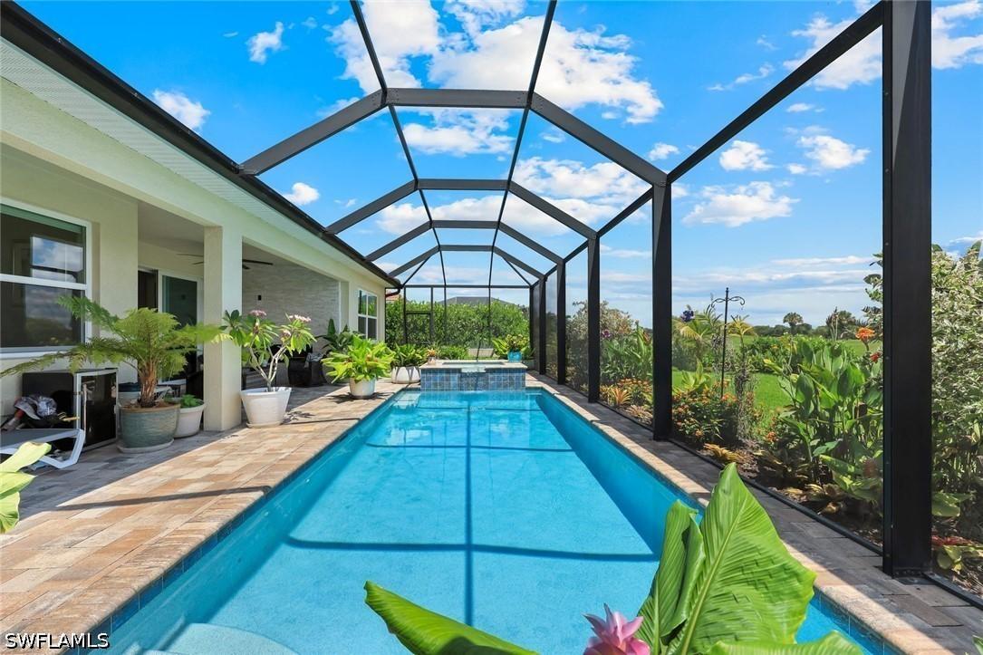18725 Lake Hammock Dr., Naples, FL 34114