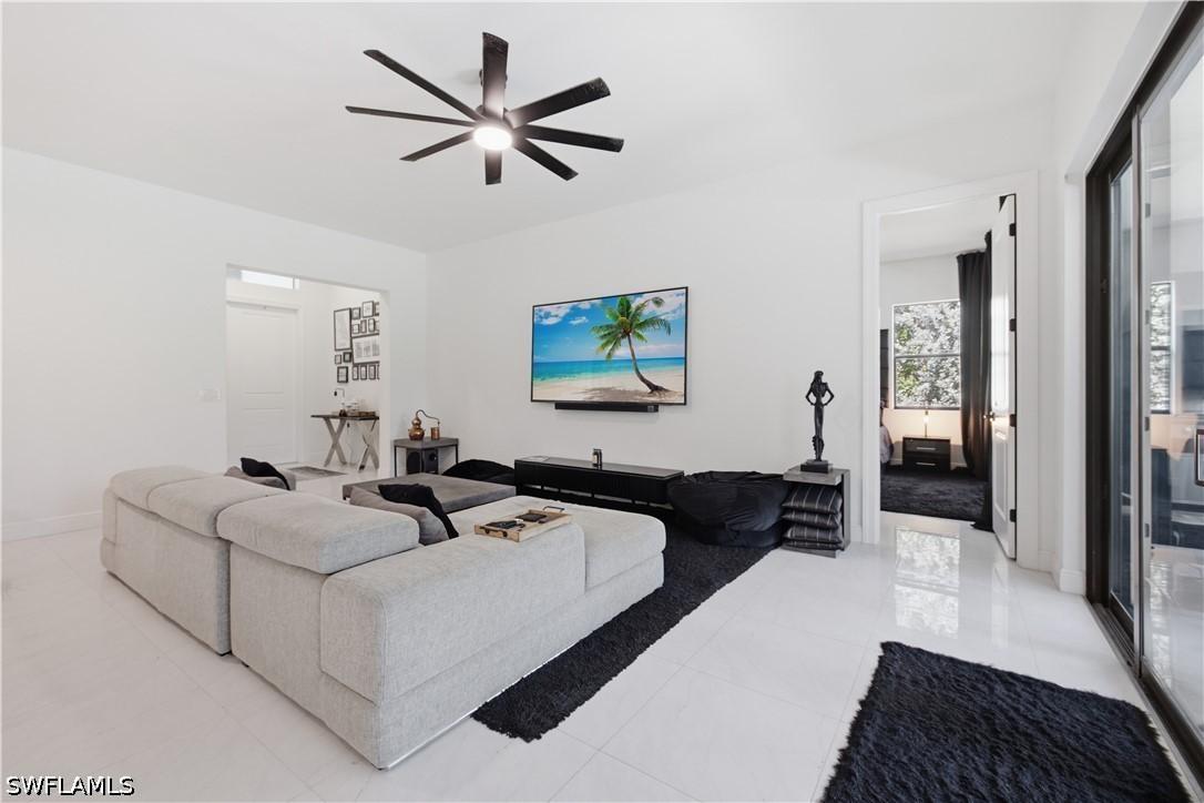 829 16th Ave., Naples, FL 34117