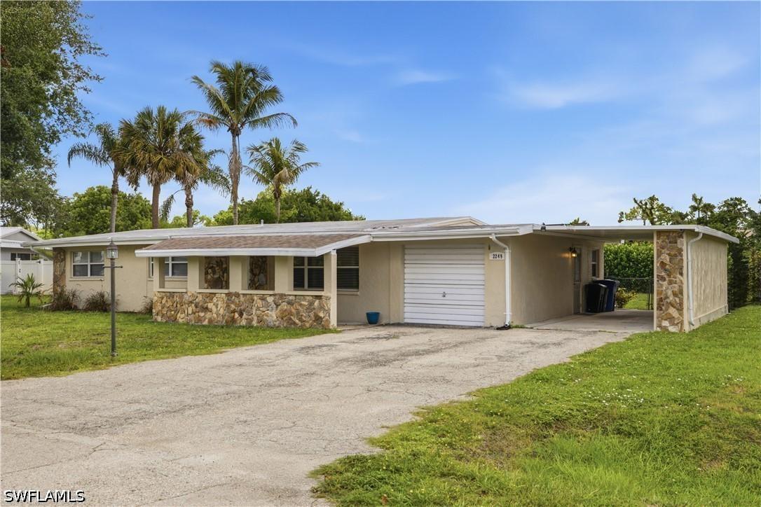 2249 Ephraim Ave., Fort Myers, FL 33907