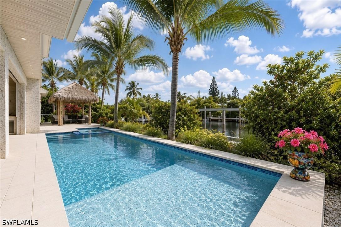 1571 Bonita Ln., Naples, FL 34102