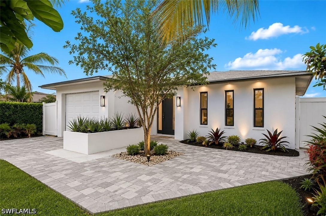 645 101st Ave., Naples, FL 34108