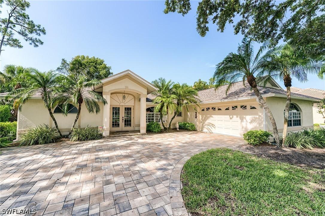 2059 Imperial Cir., Naples, FL 34110