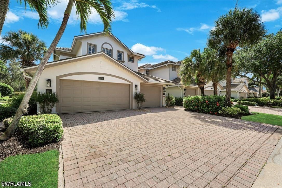 6858 Ascot Dr. #201, Naples, FL 34113