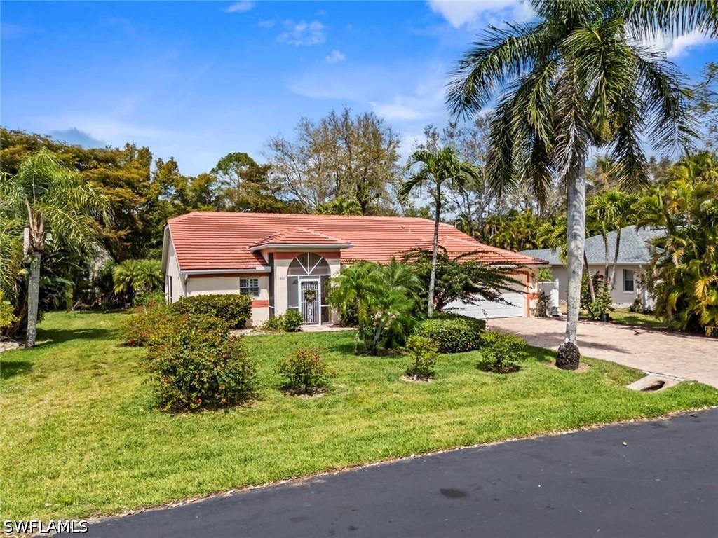930 Moon Lake Dr., Naples, FL 34104