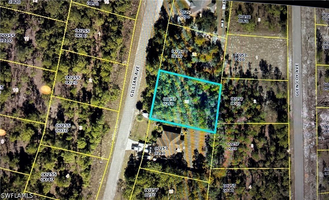 823 Gillian Ave., Lehigh Acres, FL 33974