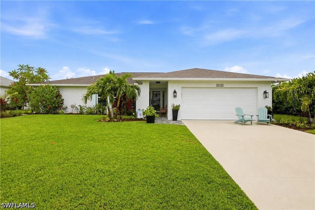 9690 Sussex St., Naples, FL 34109