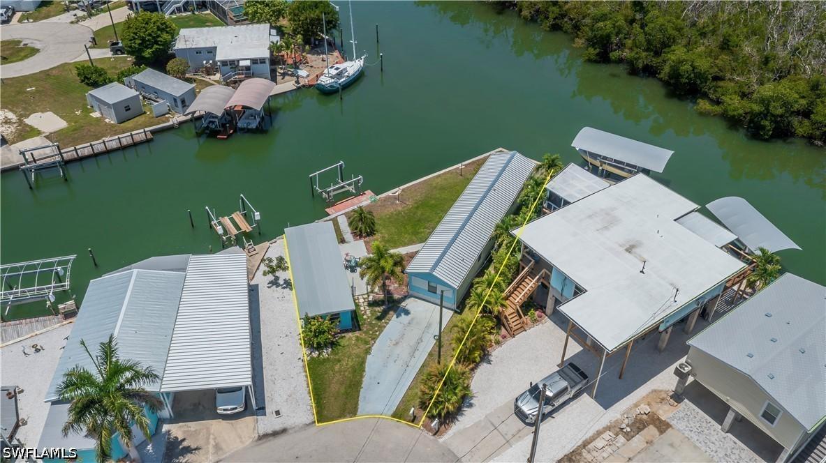 3965 Phoenix Dr., St James City, FL 33956