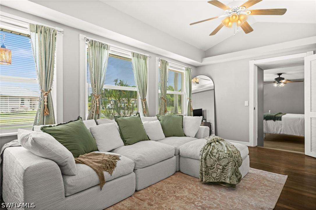 12071 Palm Dr., Fort Myers, FL 33908