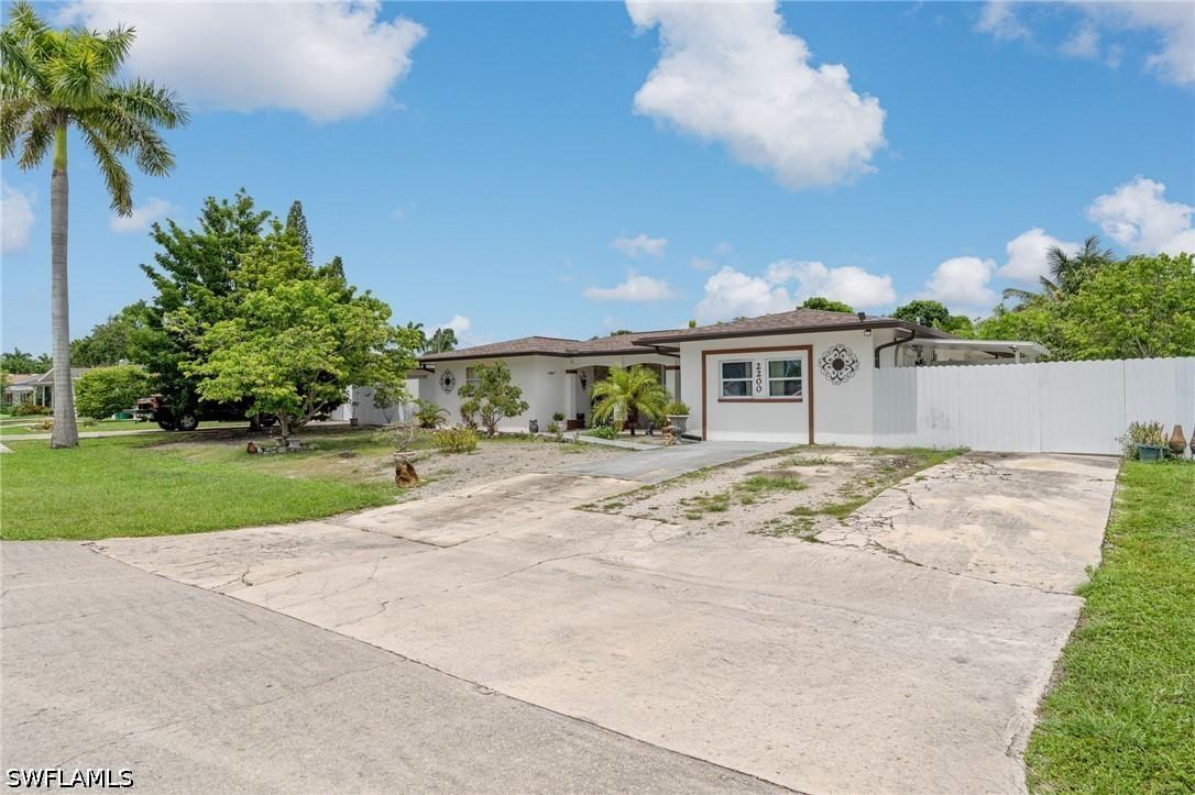 2200 44th St., Naples, FL 34116