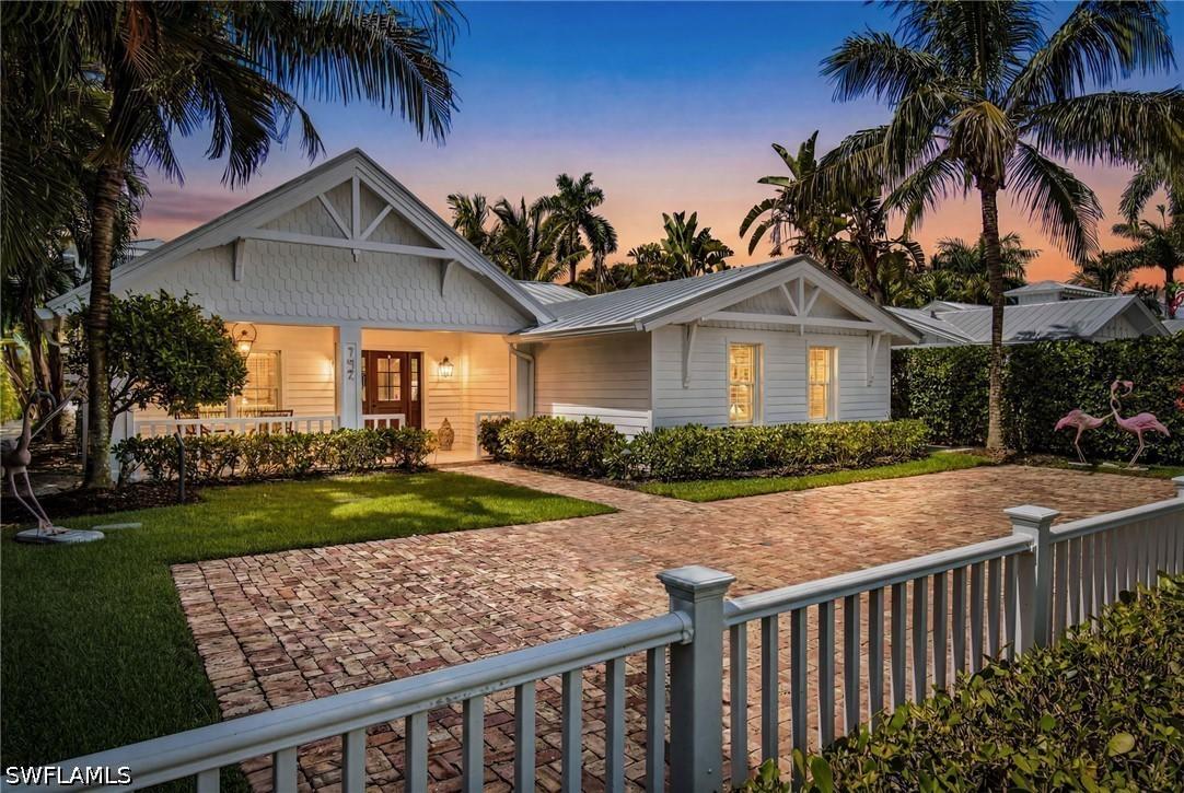 742 11th Ave., Naples, FL 34102